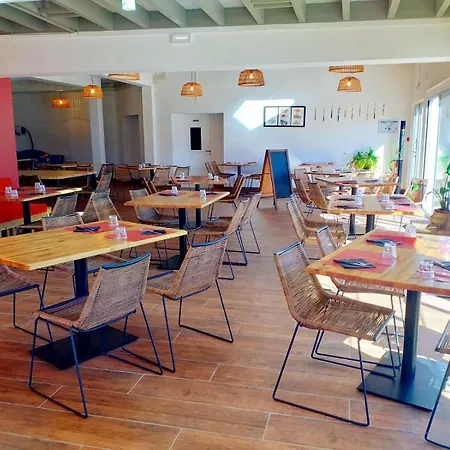 مكان تخييم Mobil Home, Piscine Chauffee, Toboggan, Acces Direct - 3 6 Personnes لا توربال