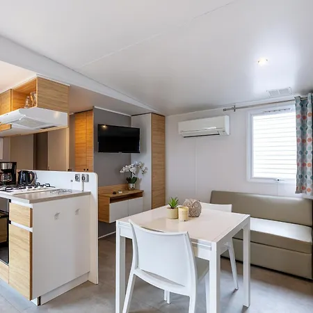 Mobil Home, Piscine Chauffee, Toboggan, Acces Direct - 3 6 Personnes مكان تخييم لا توربال